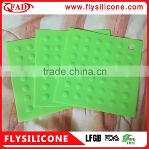 Non-slip Designed Flexible Heat Resistant Silicone Pot Holder With Private Label thumbnail-4