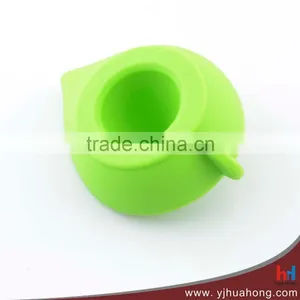 Fashion Eco- Friendly Lemon Fruit Hand Squeezer Juicer thumbnail-2