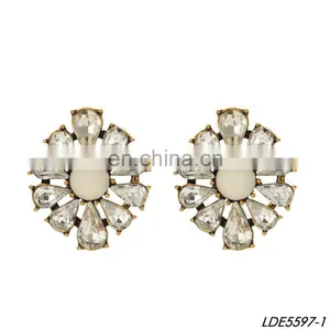 Daisy Crystals Stud Earrings Antique Gold Post Earrrings thumbnail-2