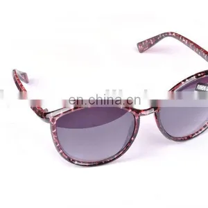 Hot Fashion Sunglasses thumbnail-1