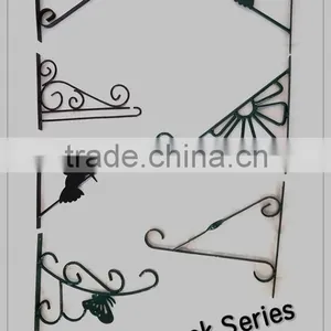 China Supplier Metal Garden Flower Hanging Pot Brackets thumbnail-1