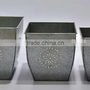 Decorative Garden Planters in Metal thumbnail-4