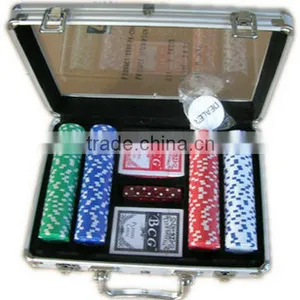 Premium Poker Chip Set Poker Set With 600 Chips and Carrying Case thumbnail-2