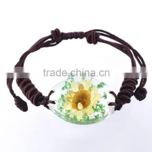 Lovely Souvenir Real Flowers Resin Fashion Bracelet thumbnail-5