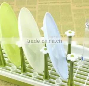 Plastic Cup Holders and Dish Flower Baby Bottle Drying thumbnail-2