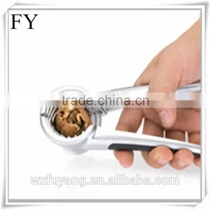 Shucker - Nut Cracker thumbnail-3