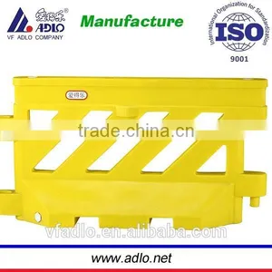 Water Filled PE Road Barrier Traffic Barrier Road Block thumbnail-1