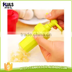 Small Plastic Tool for Mashing Garlic thumbnail-1
