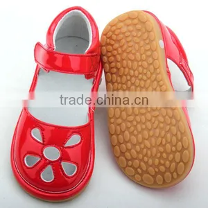 Good Quality Cheap Fashion Squeaky Shoes Kids Sandals China thumbnail-5