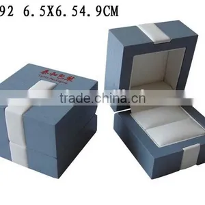 W691 High Glossy Painted Wooden Necklace Box thumbnail-3