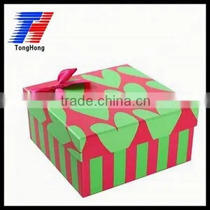 Packaging Paper Box With Heart Printing thumbnail-1