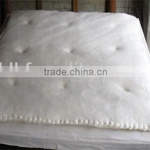 100 % Polyester Comforter thumbnail-1