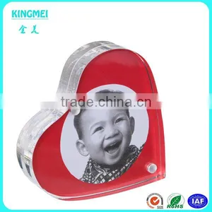 2015 Custom Wholesale Romantic Acrylic Heart Shaped Magnetic Photo Frame thumbnail-3