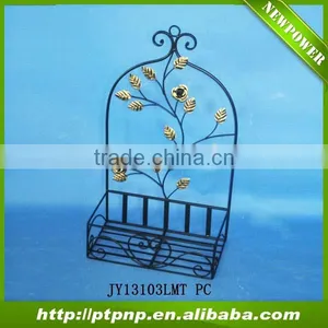 Home and Garden Hanging Metal Planter Holder thumbnail-1