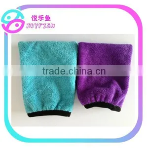 Comfortable Microfiber Face Cleaning Glove thumbnail-5