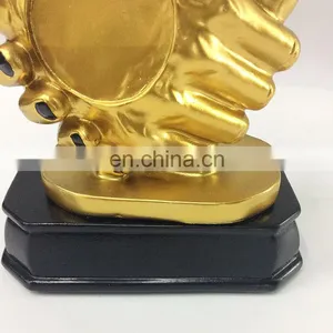 2016 New Peace Handshake Handicraft Office Cooperation Souvenir Ornaments Resin Trophy thumbnail-4