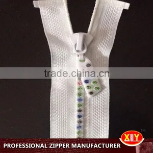 Shenzhen Xly Zipper Manufacturer , Fancy Diamond Zipper thumbnail-1