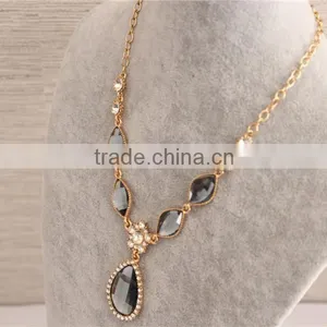 High Quality Glass Pendant Necklace 18k Gold Plated Crystal Necklace thumbnail-5