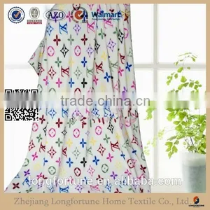 Yiwu China Suppliers Longfortune 100% Polyester Wholesale Thermal Protection Container Home Stock Cuddly Coral Fleece Blanket thumbnail-2