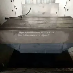Makino SNC64 Vertical Machining Center thumbnail-4