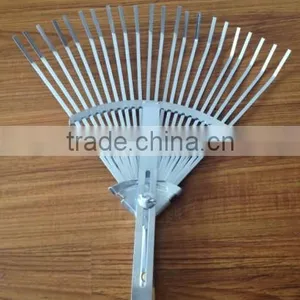 22 Teeth Wooden Handle Steel Garden Rake thumbnail-6