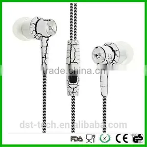 Top 50 Sport Metal Crack Earphone With Mic Earbuds thumbnail-1