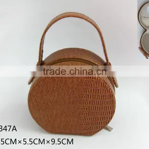 Round Cosmetic Box in Bamboo Looking thumbnail-2