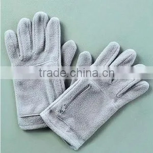 Fleece Gloves With Zippered Pockets, Gloves With Pockets thumbnail-1