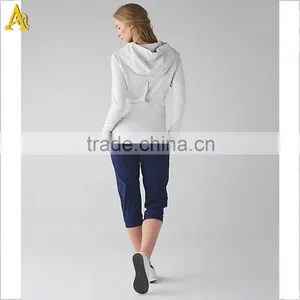 Wholesale Polyester Material Capril Pants Custom Yoga Pants thumbnail-2