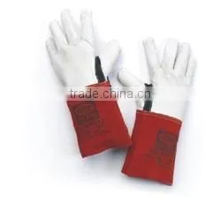 Welding Hand Gloves thumbnail-1