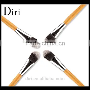 New Design Wood Handle Flawless Concealer Makeup Brush thumbnail-5