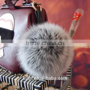 2016 Beautiful Bag or Garment Car Charms Pure Colors Pompom Wholesale Genuine Fox Fur Pom Pom Keychain thumbnail-4