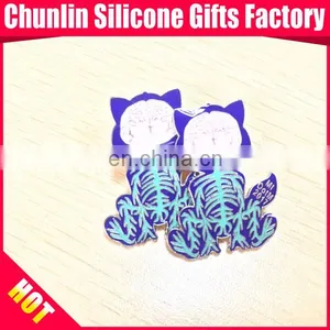 Carved Lapel Pin With Resin thumbnail-1