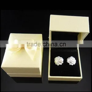 Noble Curious Ring Box for the New Couple thumbnail-1