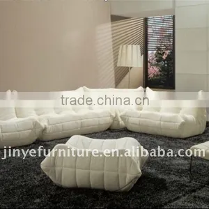 Antique Style Sofa thumbnail-1