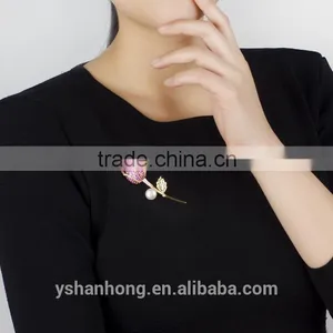 Fashion Micro Natural Pearl Inlay Zircon Gold-plated Corsage thumbnail-3