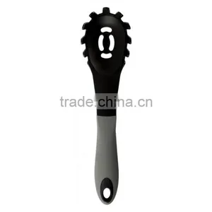 The Ascona Mess-Free Pasta Server - Large Teeth Grip Pasta While Open Facets Drain Water and Comes With Your Logo thumbnail-5