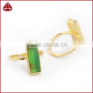Natural Green Jade Chrysoprase Gemstone Set Into a 18k Gold Bezel Ring thumbnail-4
