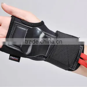 Wholesale Price Wrist and Palm Saver Slide-On Wrist Guard Roller Derby Skate thumbnail-2