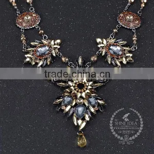 High Quality Vintage Rhinestone Chunky Statement Necklace Tin Alloy Fashion Women Pendant Necklace 6390051 thumbnail-3