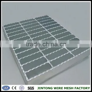 High Quality Serrated Steel Grating Outdoor Steel Stairs Steel Grating for Industry thumbnail-3