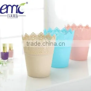 Emc Basket Storage Wire Storage Basket Plastic Storage Basket on Table thumbnail-5