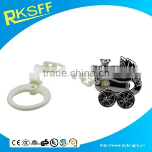 Novelty Design Die Casting Zinc Alloy Material Baby Pacifier Clip With Plastic Chain thumbnail-1