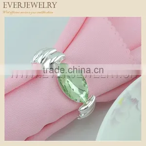 Big Crystal Diamond Napkin Ring thumbnail-2