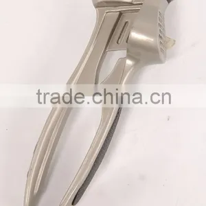 China Supplier High Quality Kitchenware Zinc Alloy Garlic Presser thumbnail-2