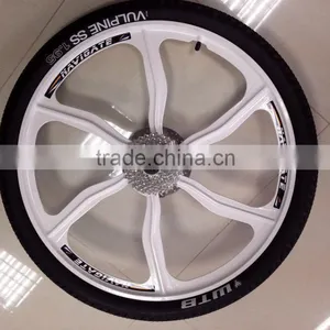 26 Inch Lightest Strongest Magnesium Alloy Bike Wheel /fixed Gear Type Hub Bike Wheel/light Weight Bicycle Wheel With Tire thumbnail-2