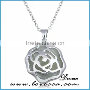 Summer Elegant Night Light Glow In Dark Luminous Rose Flower Pendant Necklace thumbnail-5