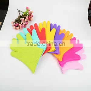 Eco-friendly Silicone Kitchn Mitts thumbnail-1