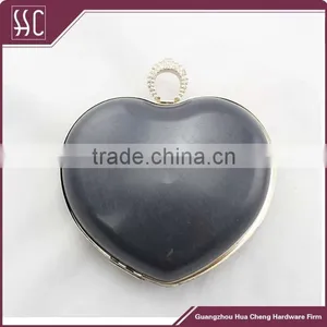 150*123mm Light Gold Heart Shape Purse Frame With Rhinestone Ring Clutch Frame With Plastic Shell thumbnail-2