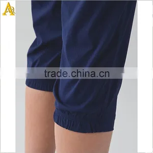 Wholesale Polyester Material Capril Pants Custom Yoga Pants thumbnail-5